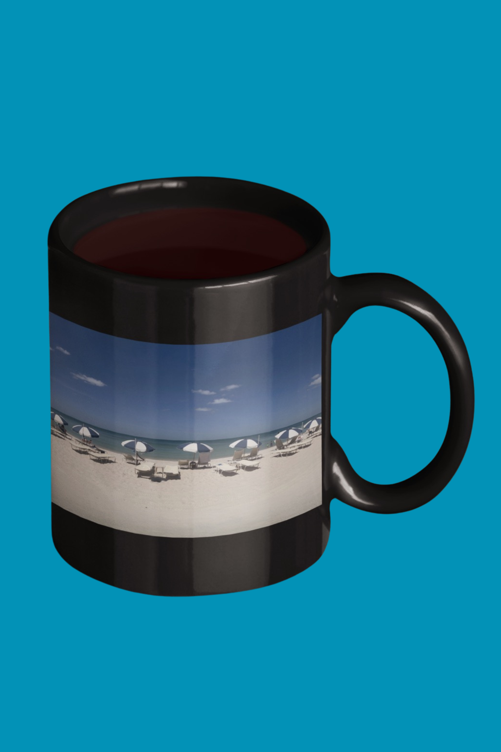 Beach Coffee Mug – Scenic Oceanfront Umbrella Design